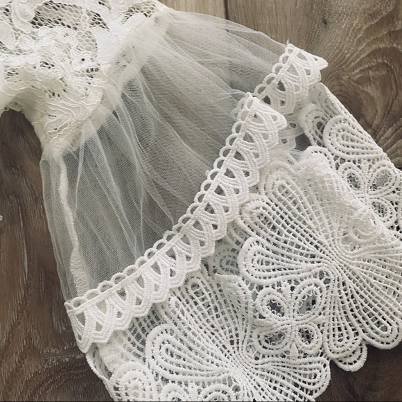 Lovesong Cropped Fitted Lace Bell Sleeve Bohemian Boho Ivory Blouse Top S - Picture 6 of 7